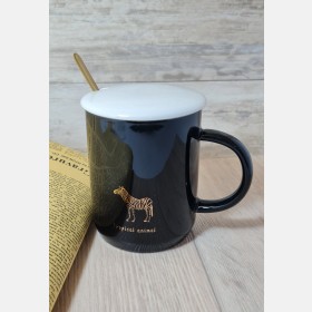 مج سادة مع غطاء وملقعه