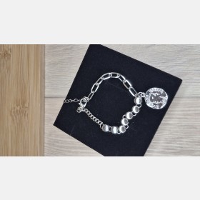 اسوارة ناعمه فضي