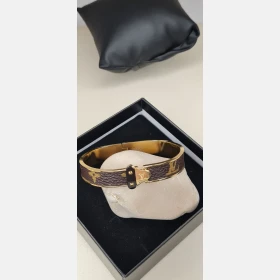 اسوارة ماركة