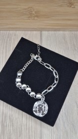 اسوارة ناعمه فضي