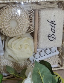 طقم استحمام وعناية بالجسم كبير