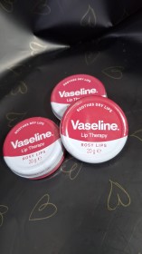 فازلين الشفاه