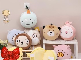 مخده مع غطاء عيون