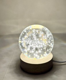 بلورة مضيئة